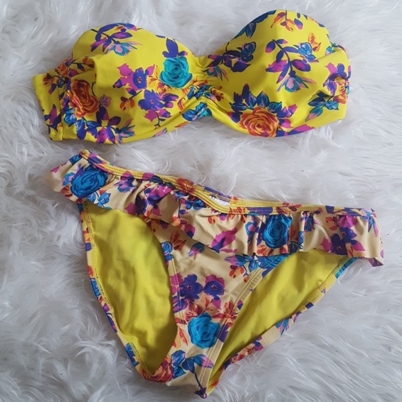Xhilaration Other - Floral bikini top yellow size xl large
